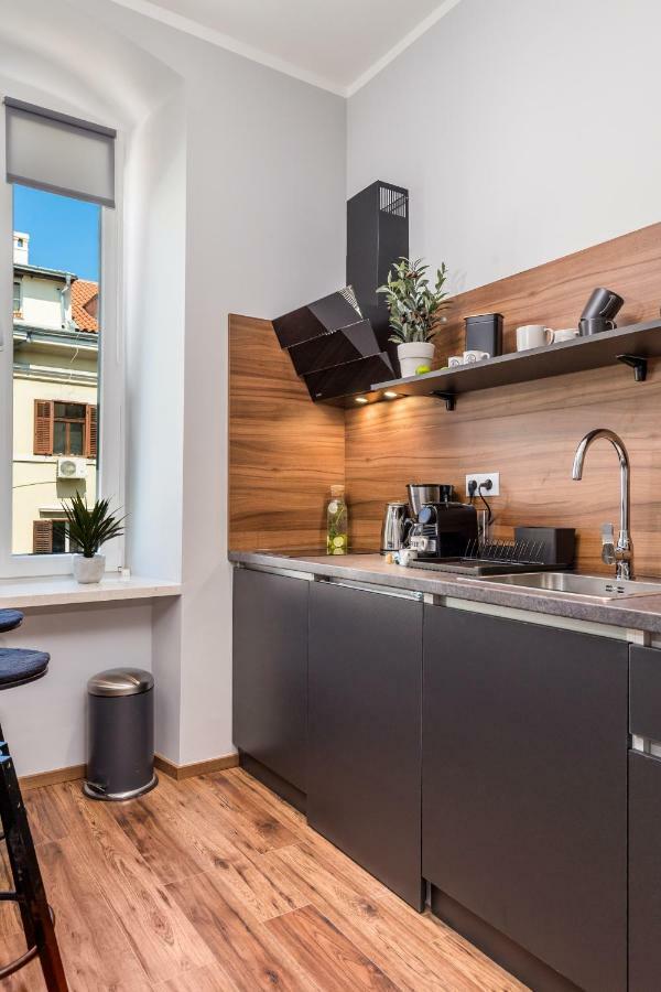 Porto Marina Apartments Rijeka Exterior foto